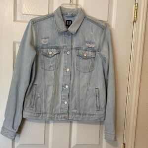 GAP Women's Light Blue Wash Distessed “Trucker” Jean Jacket Sz M